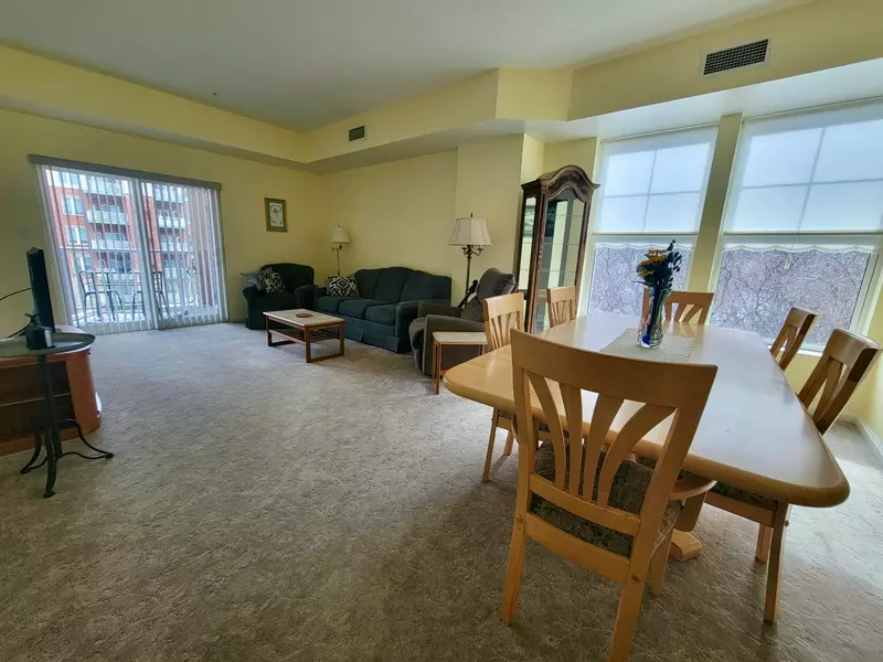 38 Village Rd #415, Middleton, MA 01949