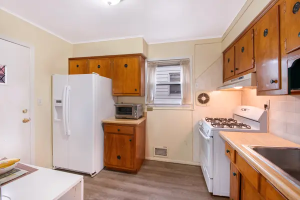 47-17 208th St, Bayside, NY 11361