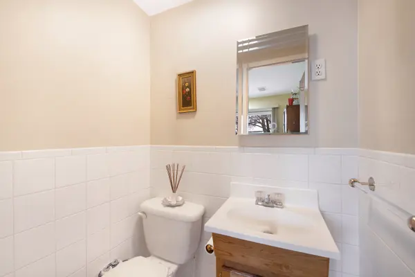 47-17 208th St, Bayside, NY 11361