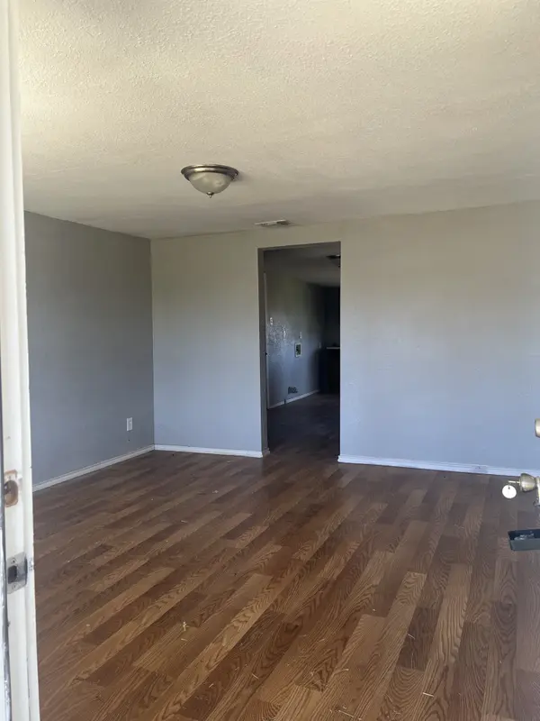 416 E Curtis St, Dilley, TX 78017