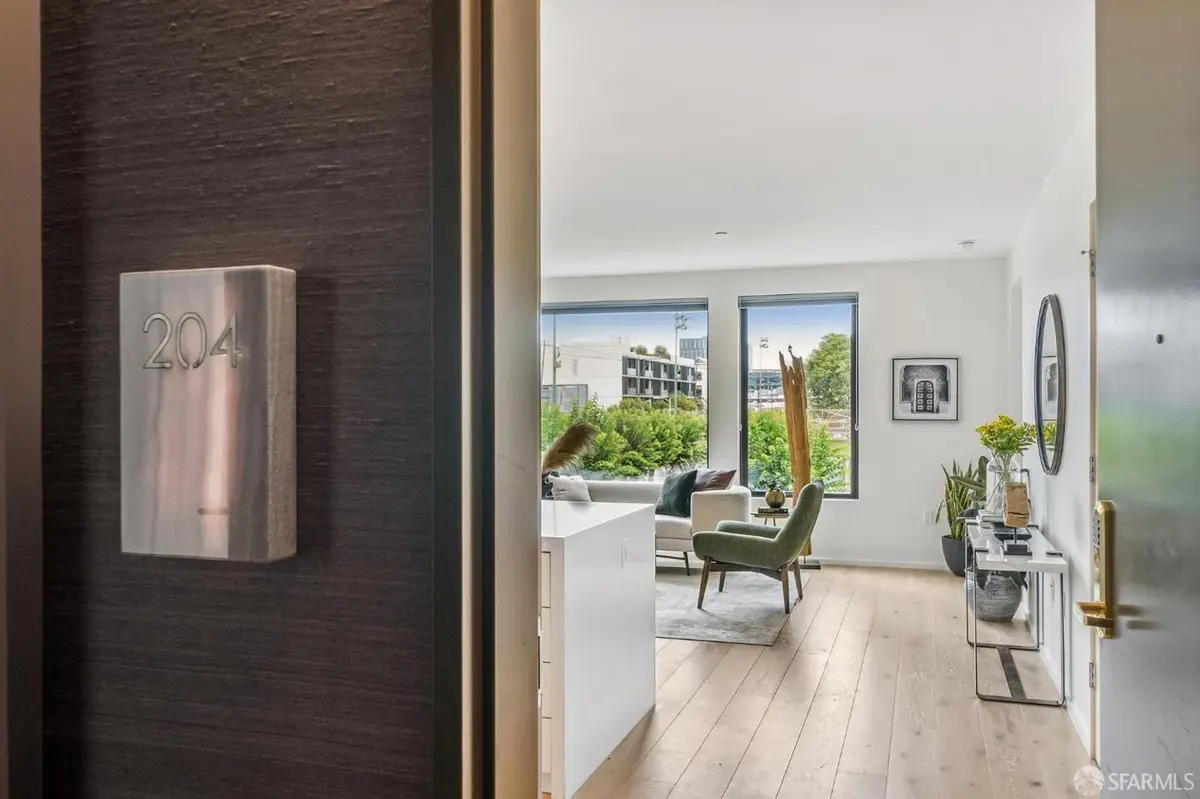 310 Carolina St #204, San Francisco, CA 94107