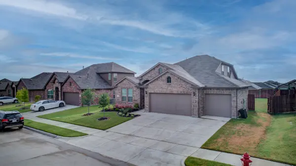 1117 Scotney Ln, Fort Worth, TX 76131