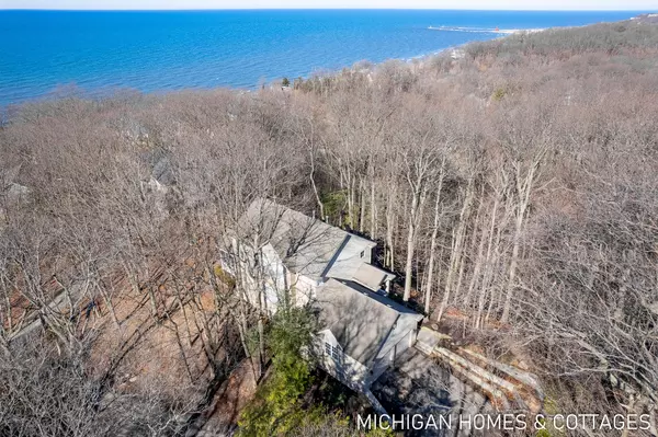 6679 Sunset Concourse St, Holland, MI 49423