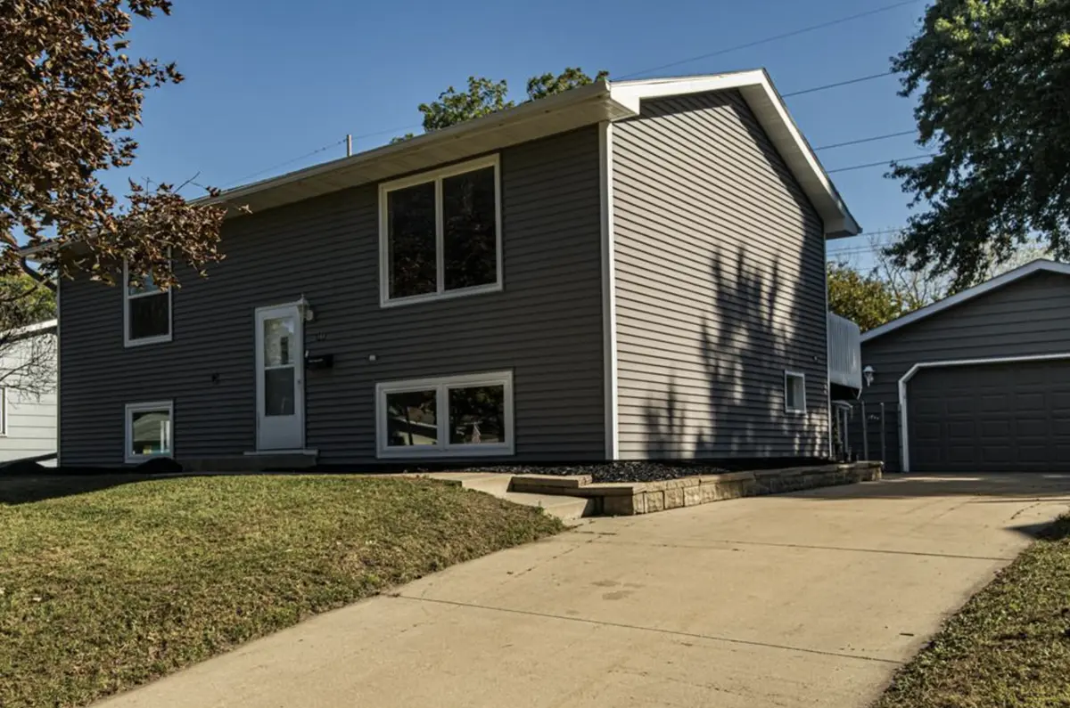 168 36th Ave NW, Rochester, MN 55901