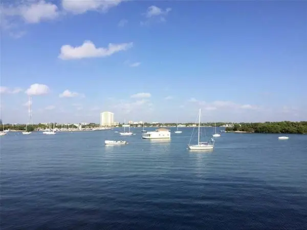 7928 West Dr #410, North Bay Village, FL 33141