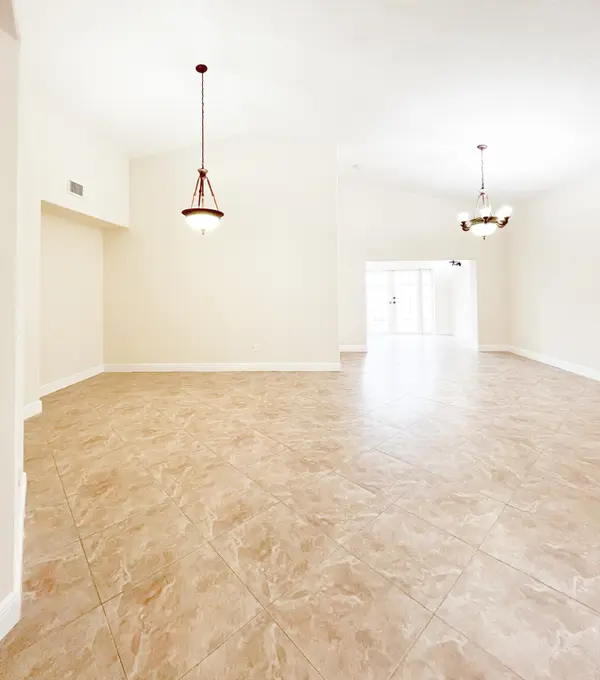 8731 NW 153rd Ter, Miami Lakes, FL 33018