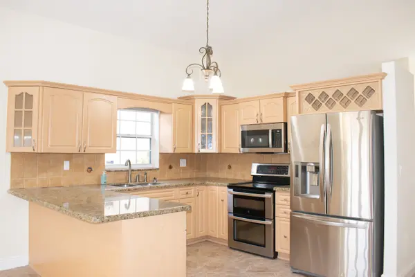8731 NW 153rd Ter, Miami Lakes, FL 33018