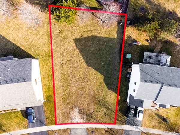 1718 Newport Ln, Montgomery, IL 60538