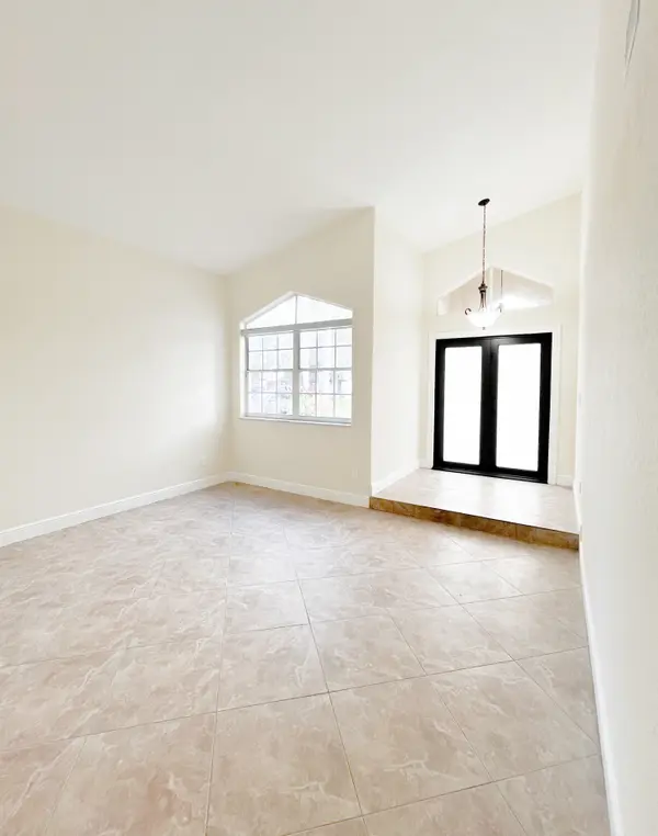 8731 NW 153rd Ter, Miami Lakes, FL 33018