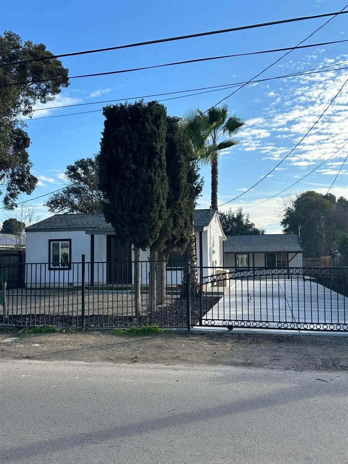 2228 Robertson Rd, Modesto, CA 95351