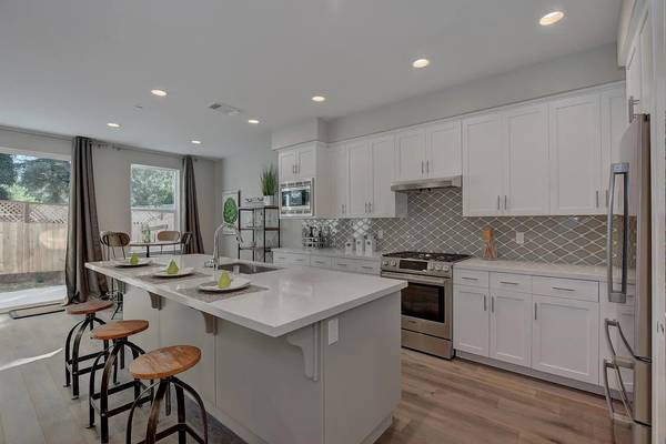 961 Prospect Ave, Santa Rosa, CA 95409