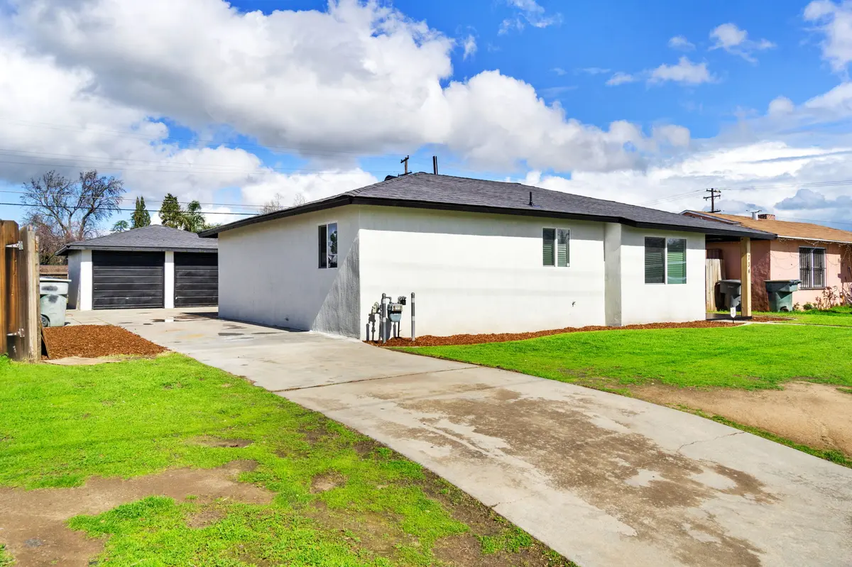 734 W Clinton Ave, Fresno, CA 93705