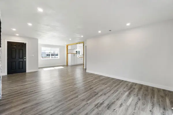 734 W Clinton Ave, Fresno, CA 93705
