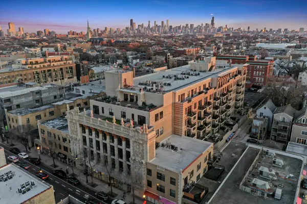 1635 W Belmont Ave #518, Chicago, IL 60657