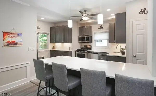 16 Yale Ter, Linden, NJ 07036