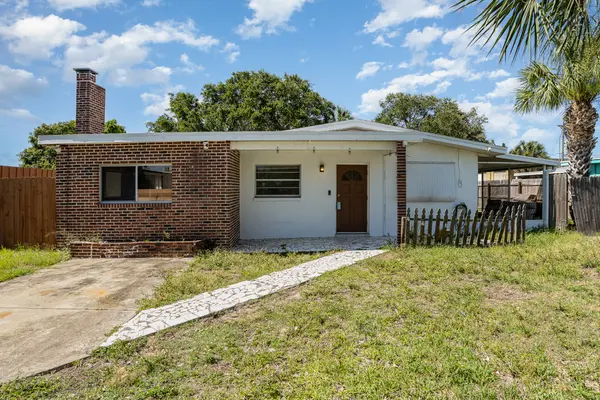134 Grant Avenue,  Cocoa Beach,  FL 32931