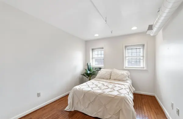 104 N 2nd St, Philadelphia, PA 19106