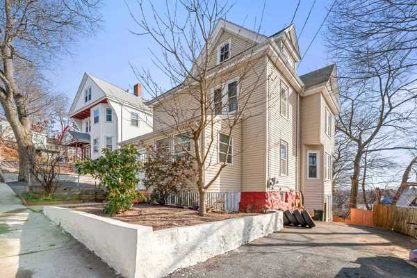 39 Knollin St, Malden, MA 02148