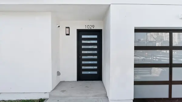 1029 & 1029 1/2 Lord St, Los Angeles, CA 90033