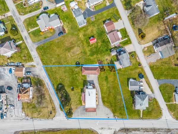 1413 Old Butler Rd, New Castle, PA 16101