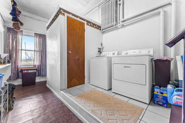 1413 Old Butler Rd, New Castle, PA 16101