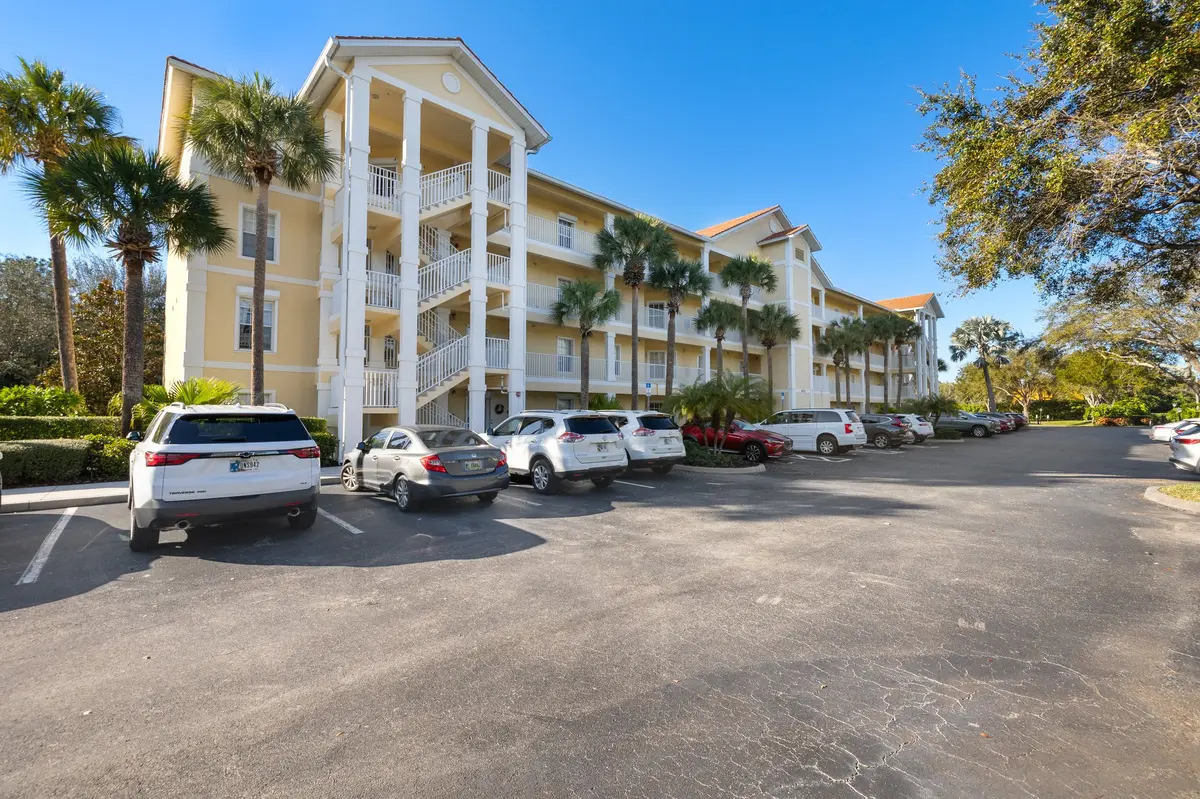 9175 Celeste Dr #4-402, Naples, FL 34113
