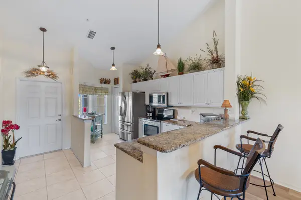 9175 Celeste Dr #4-402, Naples, FL 34113