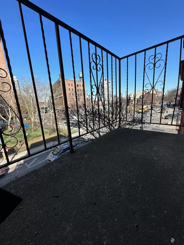 Brooklyn, NY 11211,218 Division Ave #3 (3 BDRM) - VACANT!