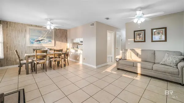 952 W Beach Blvd, Gulf Shores, AL 36542