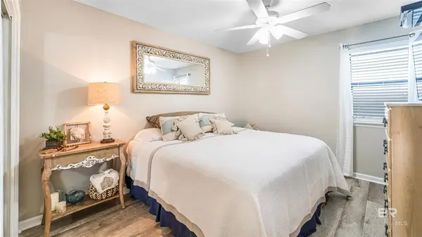 952 W Beach Blvd, Gulf Shores, AL 36542