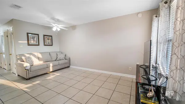 952 W Beach Blvd, Gulf Shores, AL 36542