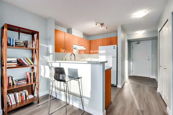 1295 Richards St #706, Vancouver, BC V6B 1B7