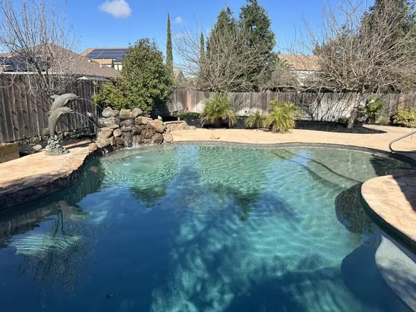 237 Primrose Ave, Manteca, CA 95337