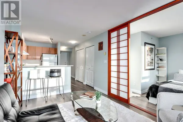 1295 Richards St #706, Vancouver, BC V6B 1B7