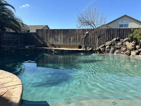 237 Primrose Ave, Manteca, CA 95337