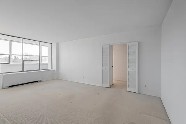 60 Montclair Ave #603, Toronto, ON M5P 1P7