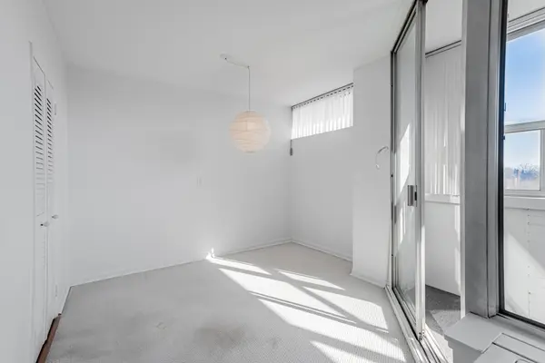 60 Montclair Ave #603, Toronto, ON M5P 1P7