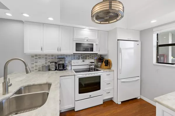 Lake Worth Beach, FL 33467,7202 Golf Colony Ct #101