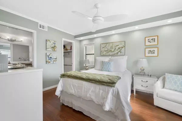 Lake Worth Beach, FL 33467,7202 Golf Colony Ct #101