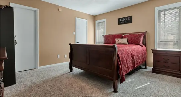 1395 Van Horn Dr, College Station, TX 77845
