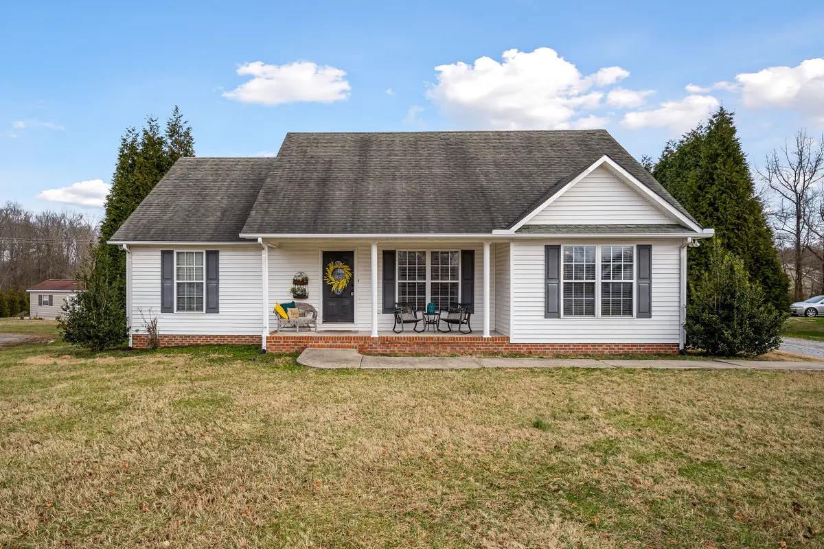 223 Greenwood Dr, Smithville, TN 37166
