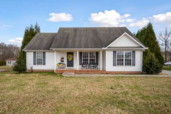 223 Greenwood Dr, Smithville, TN 37166