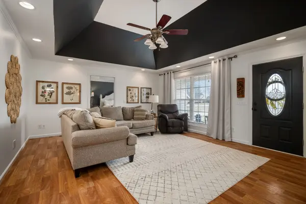 223 Greenwood Dr, Smithville, TN 37166