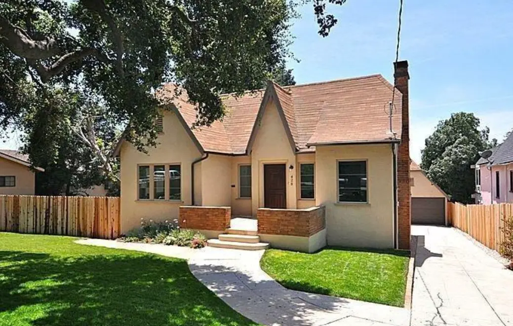 428 E Las Flores Dr, Altadena, CA 91001