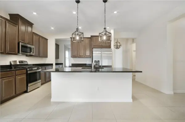 1103 LAKESIDE ESTATES DR, Apopka, FL 32703