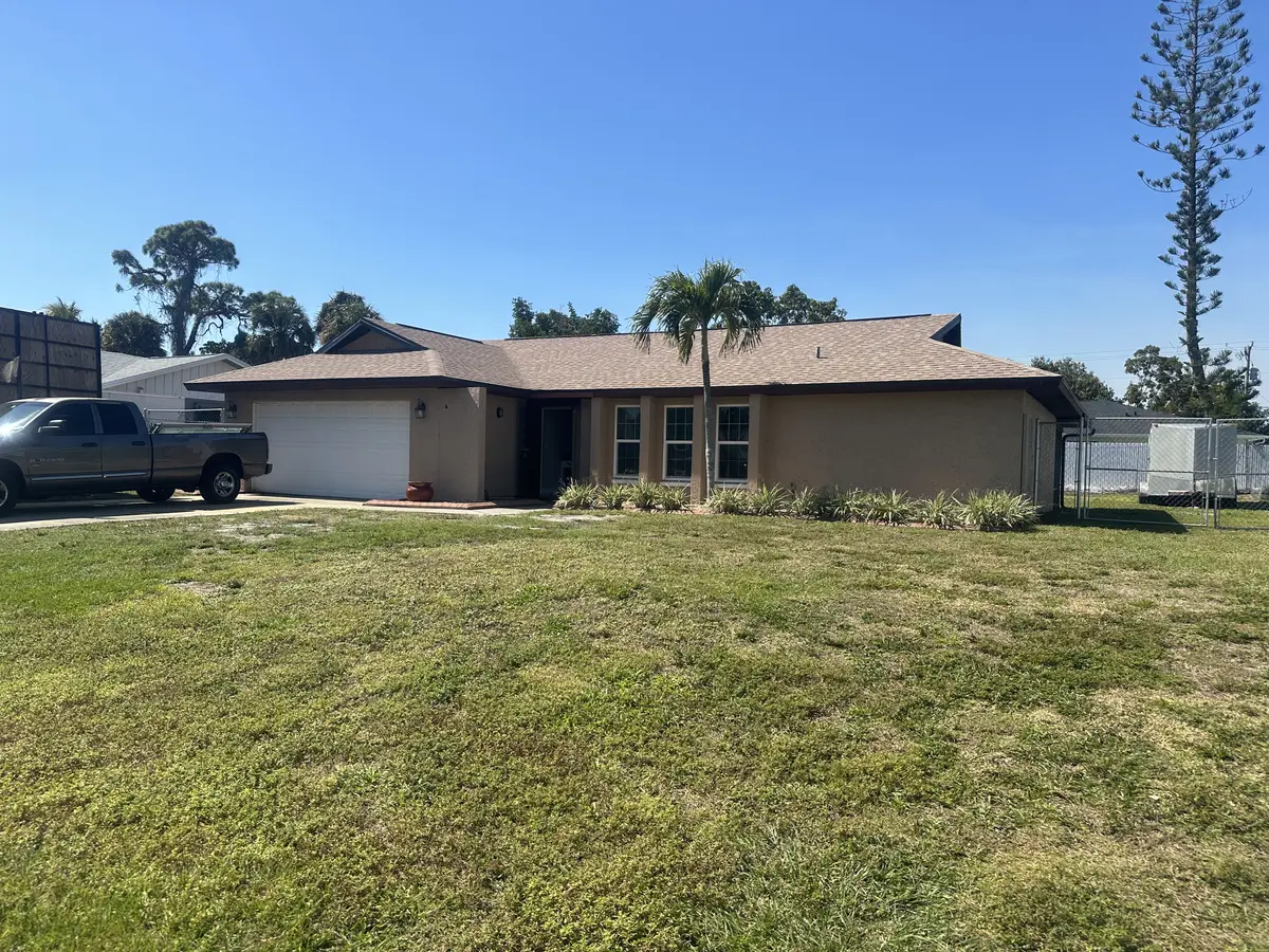 5656 Lochness Ct, North Fort Myers, FL 33903