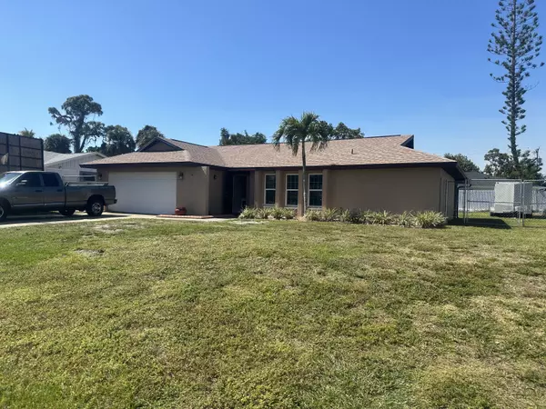 5656 Lochness Ct, North Fort Myers, FL 33903