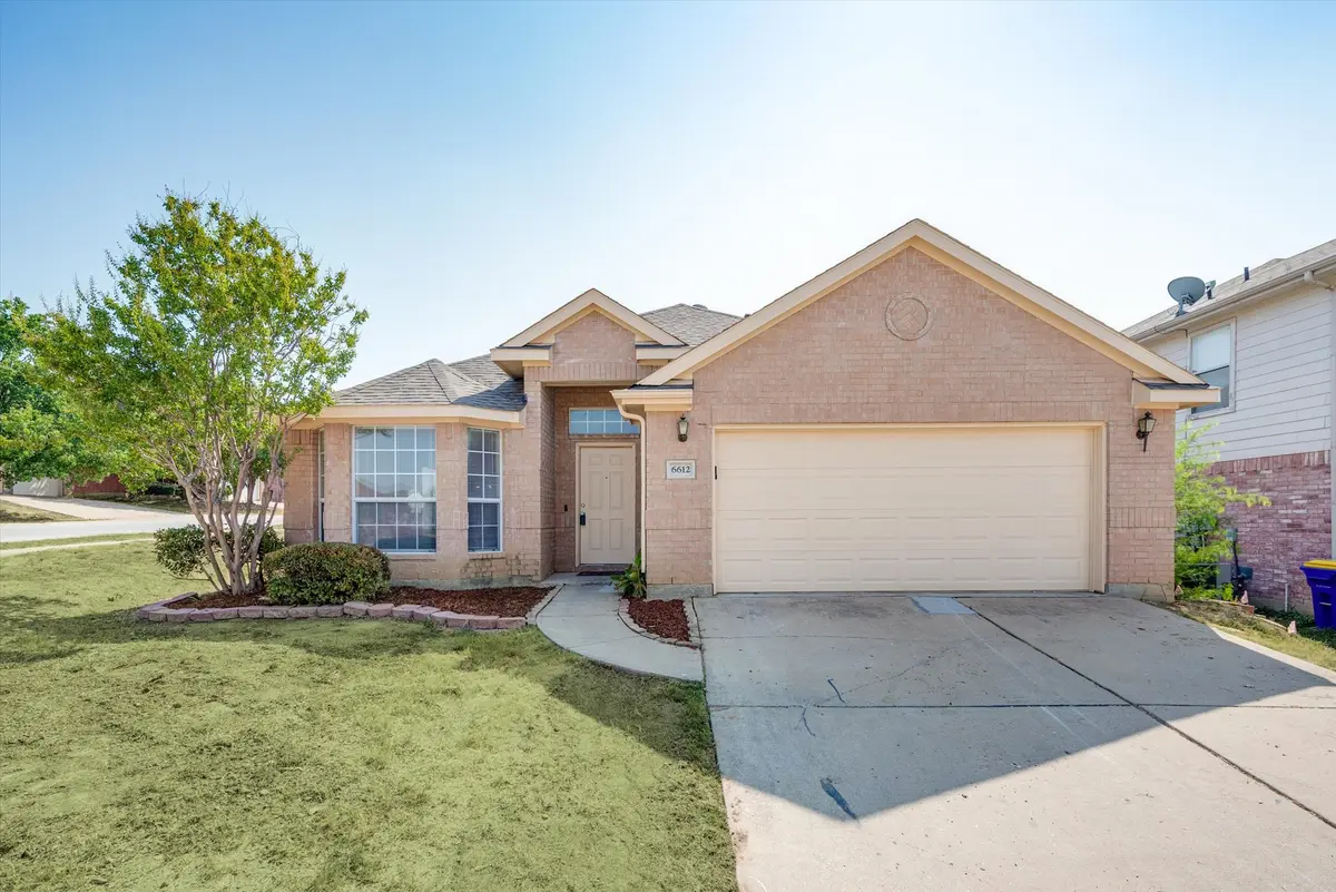 6612 Bear Hollow Ct, Watauga, TX 76137
