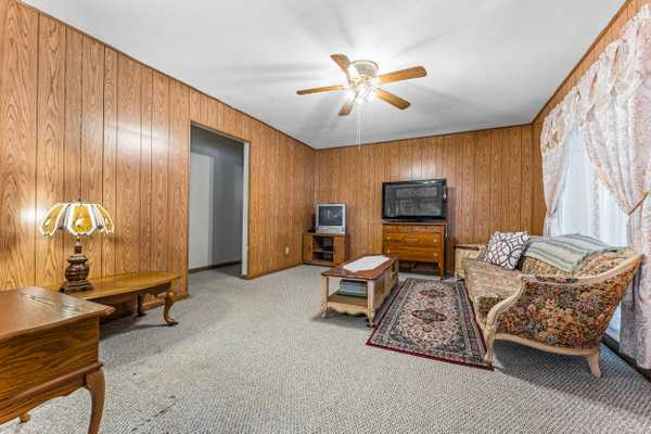 3023 High Hill Rd, West Middlesex, PA 16159