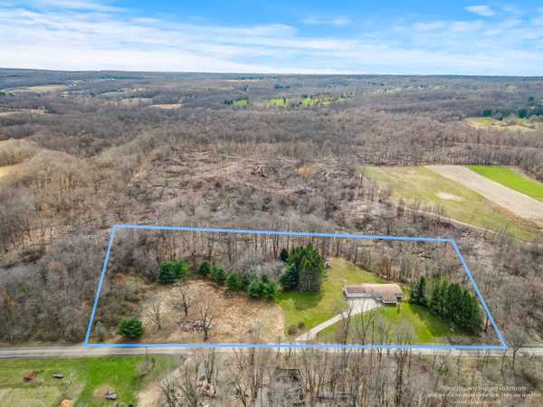 3023 High Hill Rd, West Middlesex, PA 16159